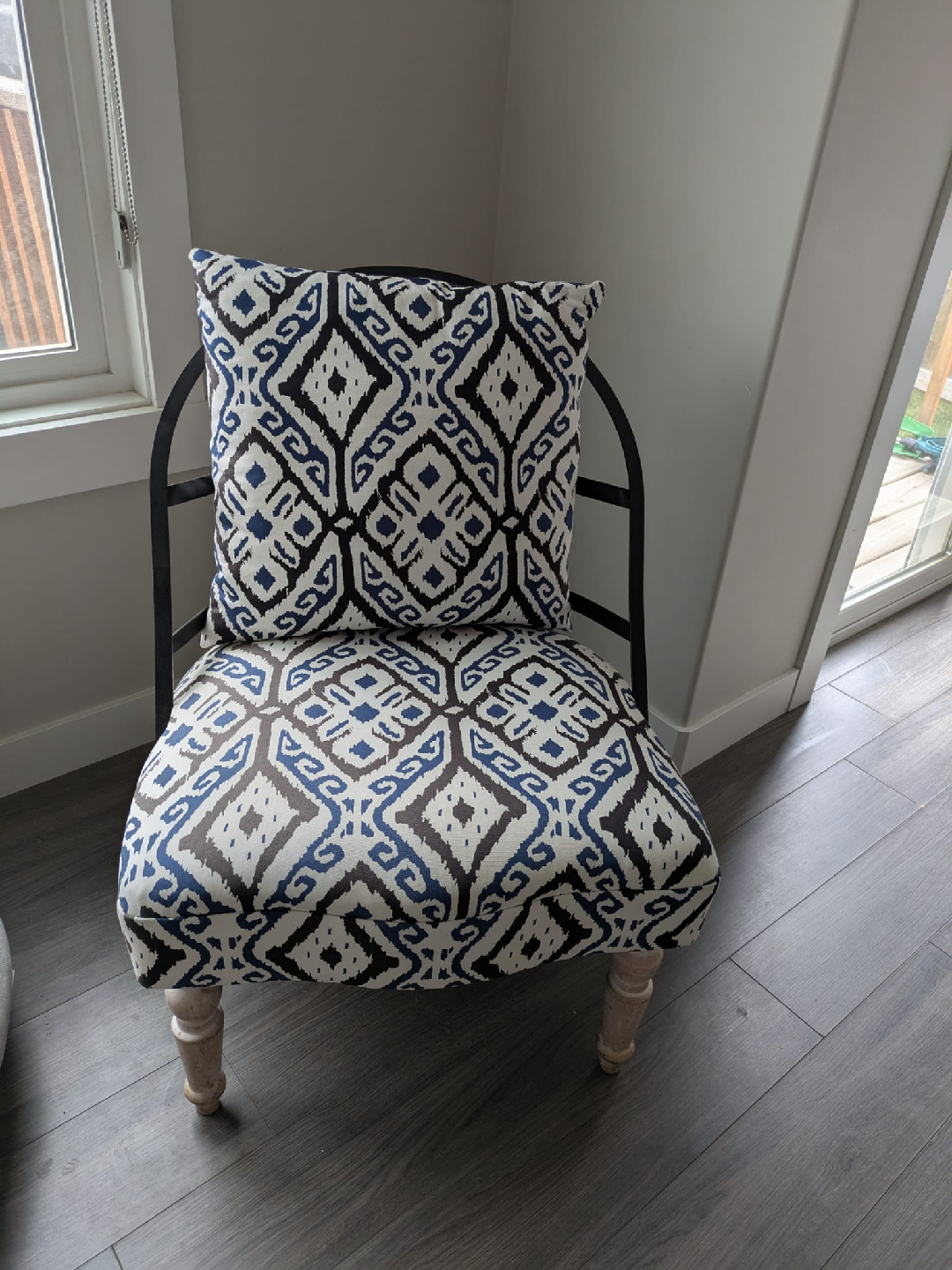 Accent Chair with Decorative Cushion
