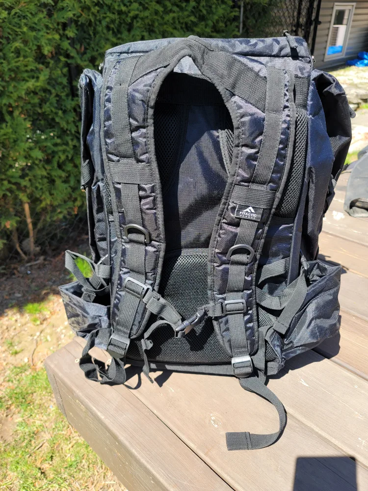 🥕 FITactic Luxury Frisbee Disc Golf Backpack - Black image indicator(6)