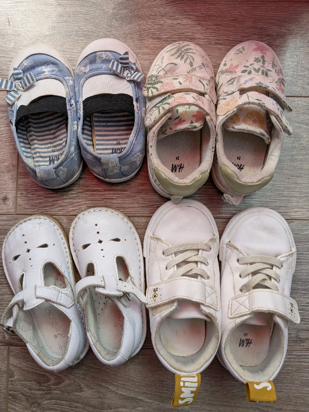 Toddler Shoes $４ each or $1２ for pairs of shoes