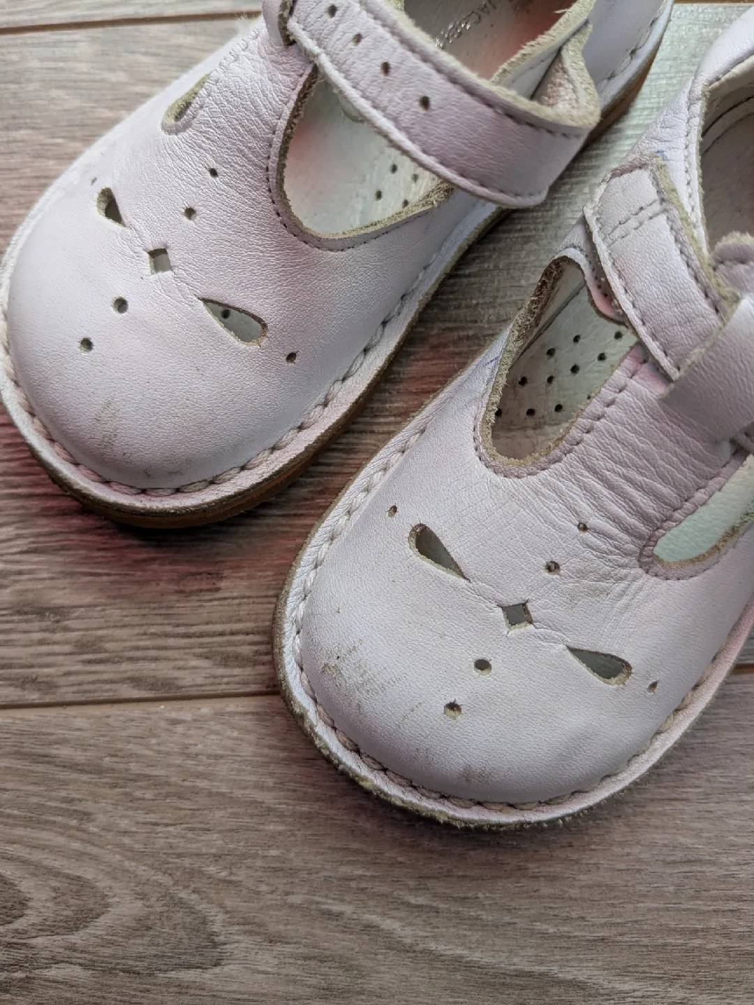 Toddler Shoes $４ each or $1２ for pairs of shoes image indicator(2)