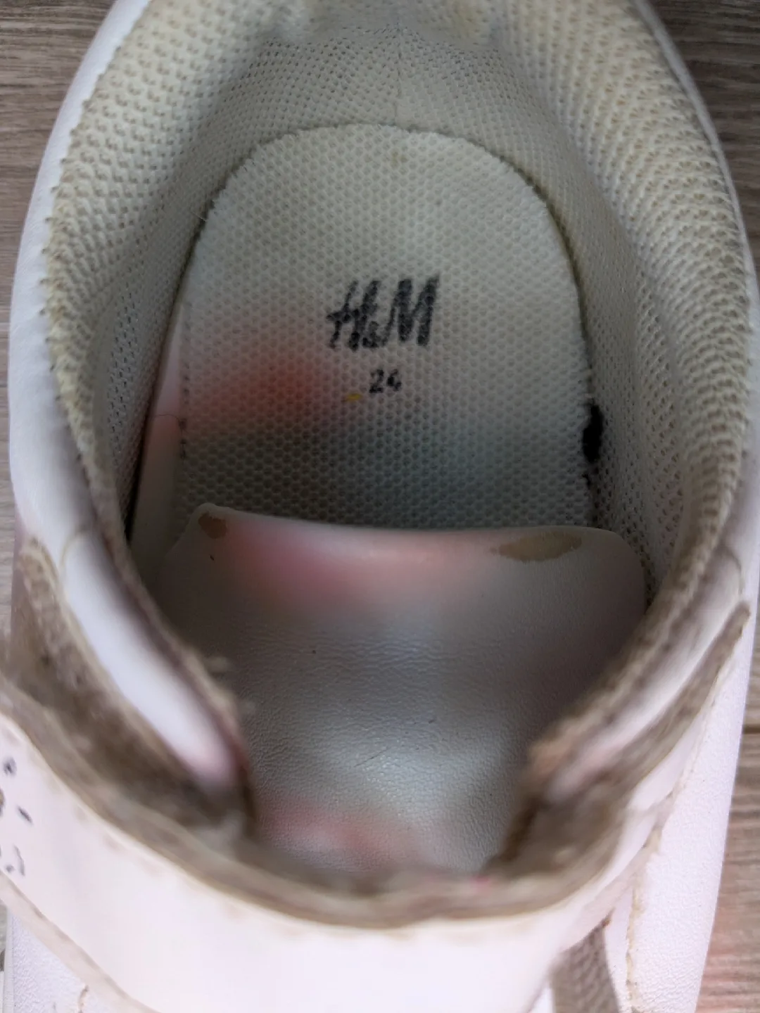 Toddler Shoes $４ each or $1２ for pairs of shoes image indicator(5)