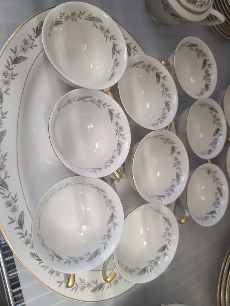 Vintage Royal jackson China Set image indicator(2)