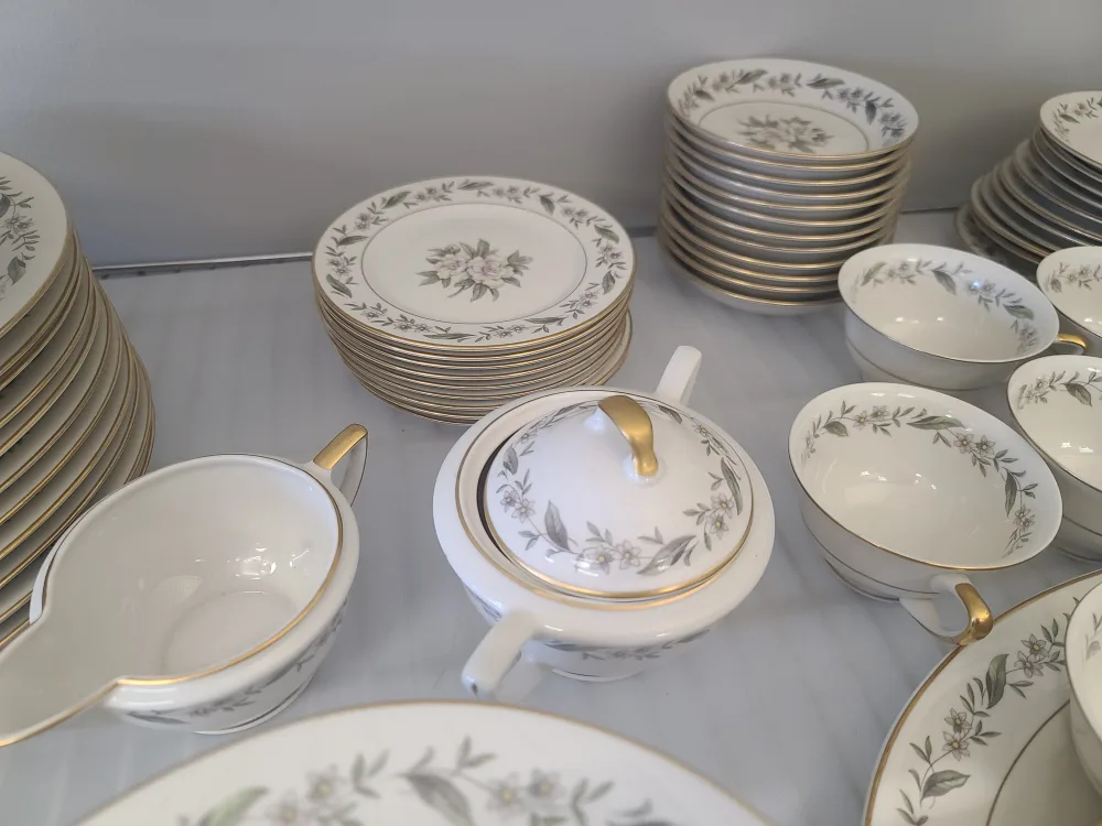 Vintage Royal jackson China Set image indicator(7)