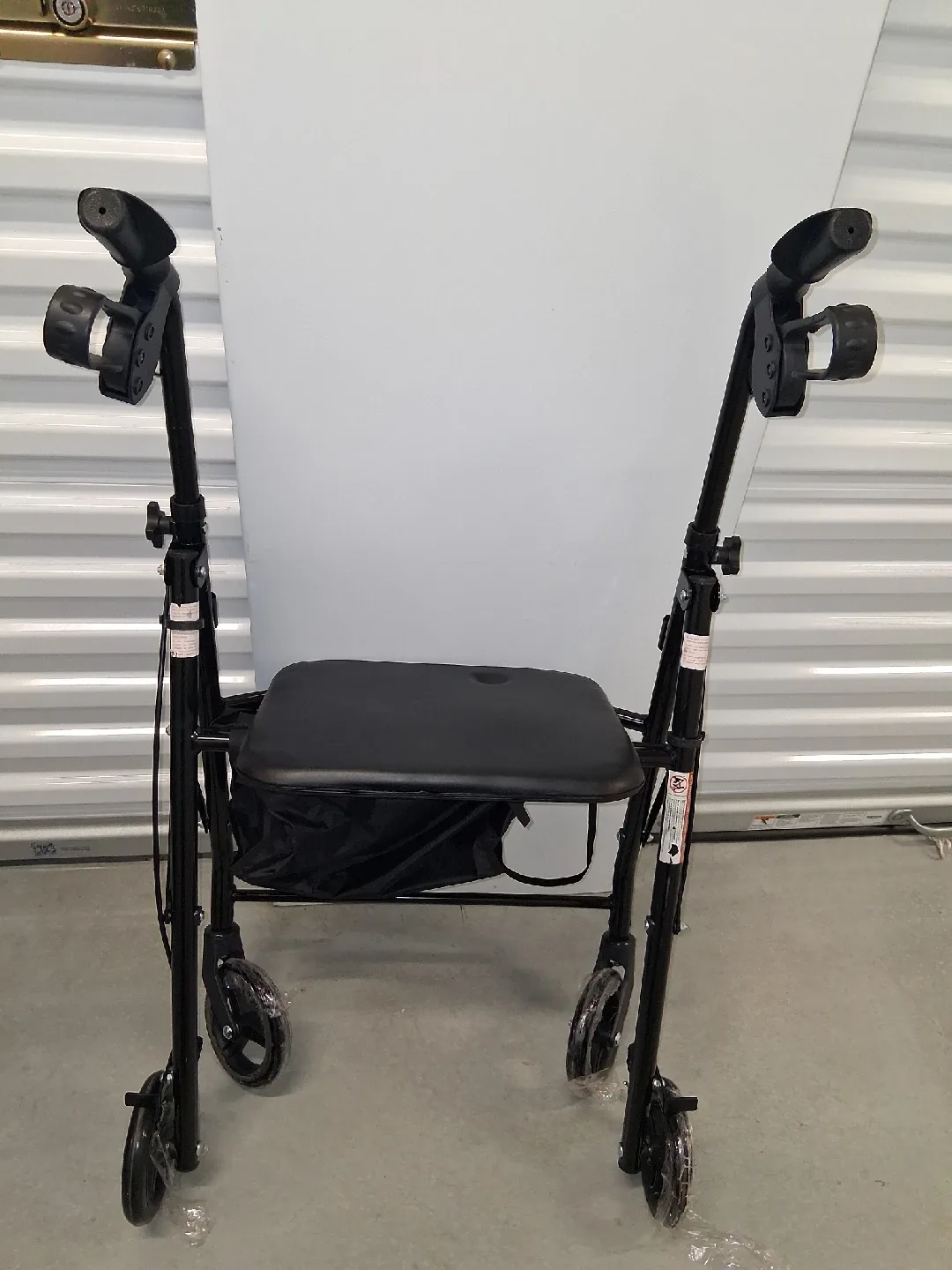 Black Walker Rollator with Seat image indicator(2)
