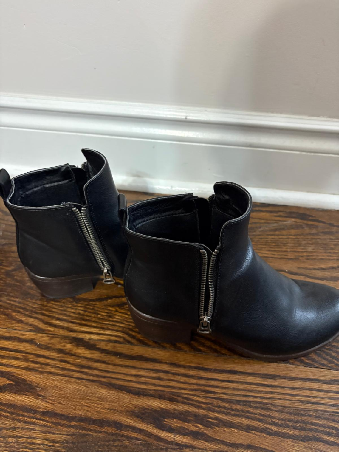Taxi Black Ankle Boots Size 7 - photo 4