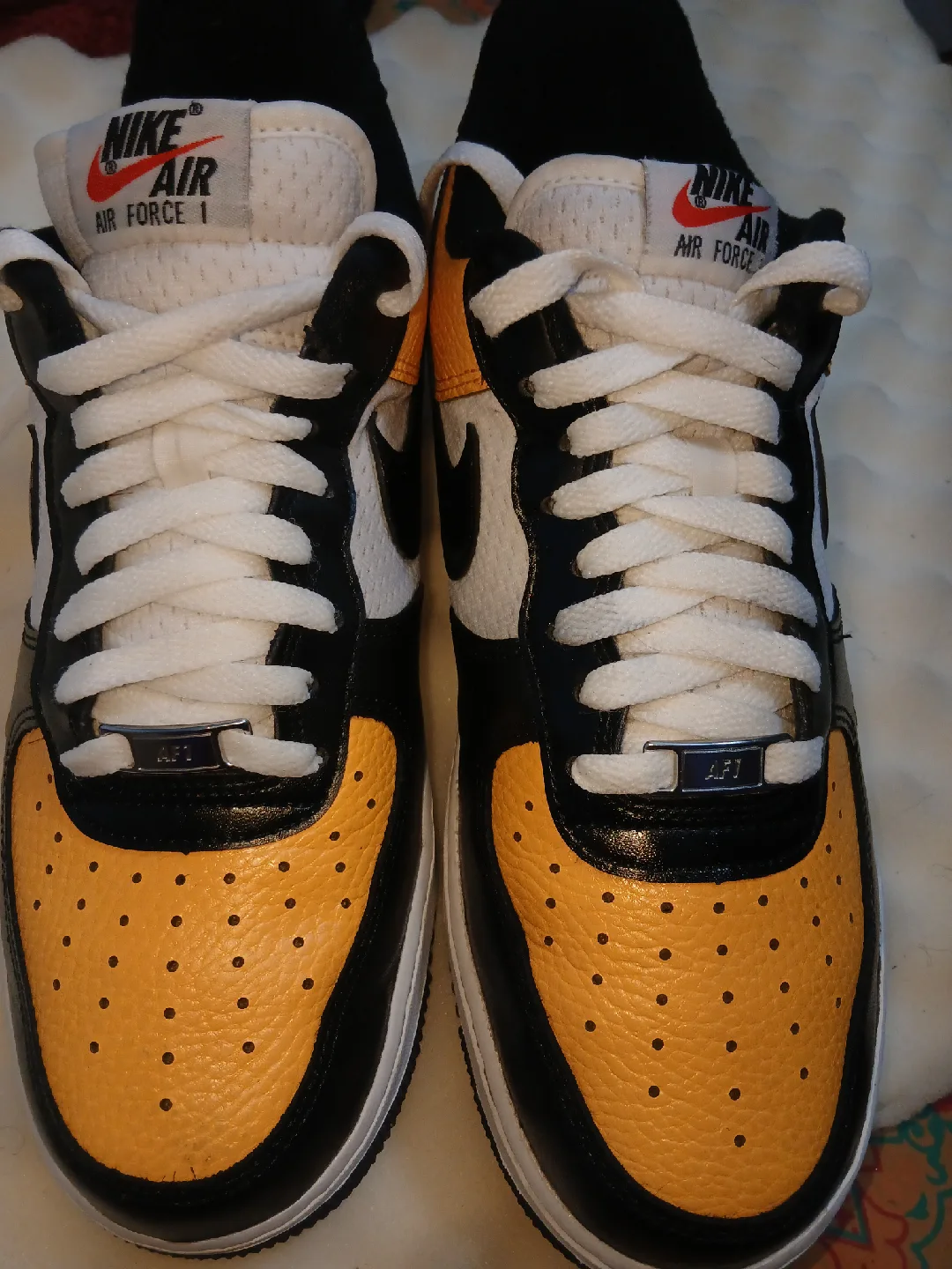 Nike Air Force 1 - Yellow/Black image indicator(4)