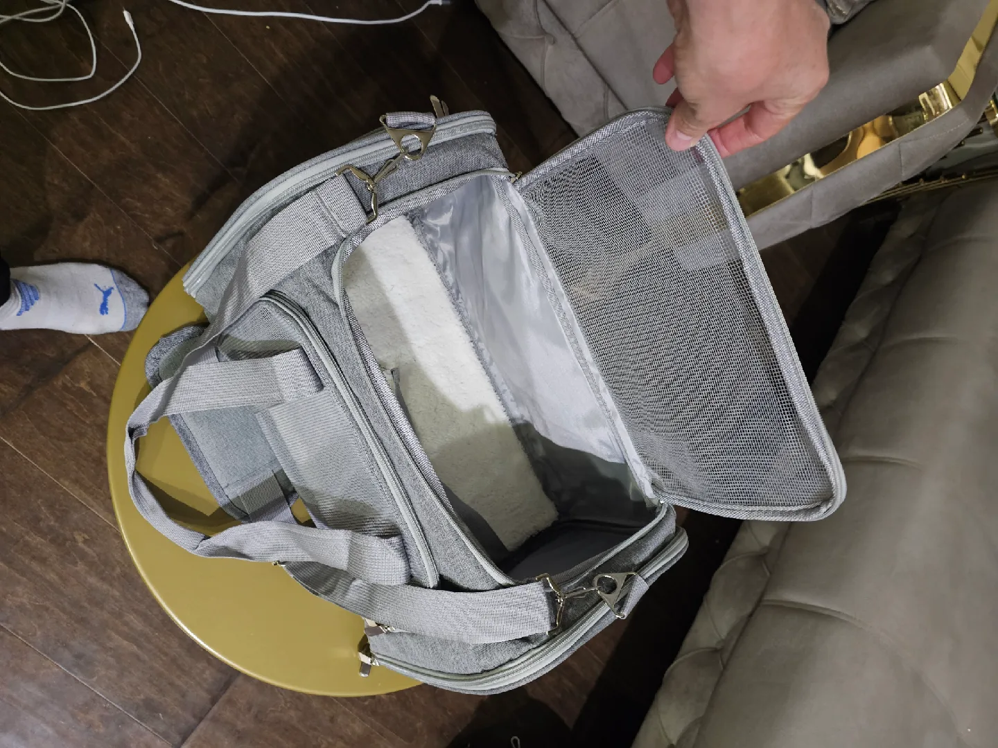 Grey Pet Carrier (New never used) image indicator(3)