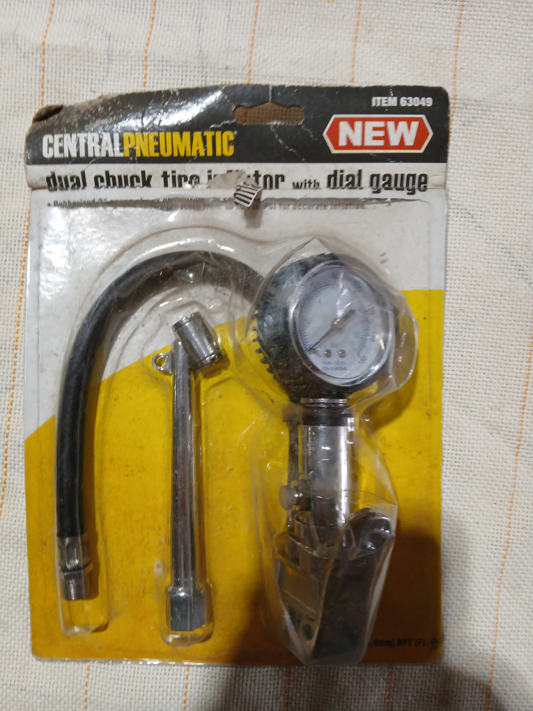 New Central Pneumatic Dual Chuck Tire Inflator