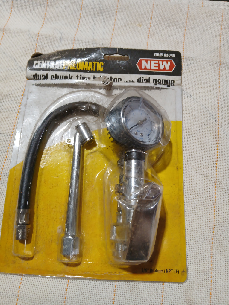 New Central Pneumatic Dual Chuck Tire Inflator - photo 2