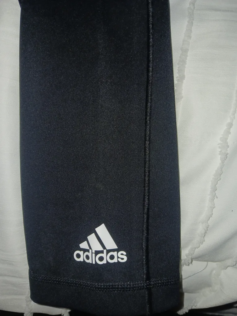 Adidas leggings Brand new with tags image indicator(2)