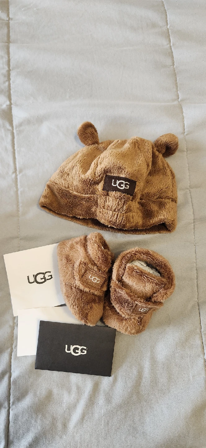 UGG Brown Baby Hat & Booties Set - New