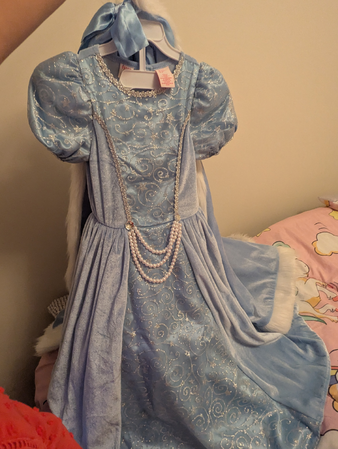 3-4 yr Frozen Elsa/Cinderella dress in Almost new condition