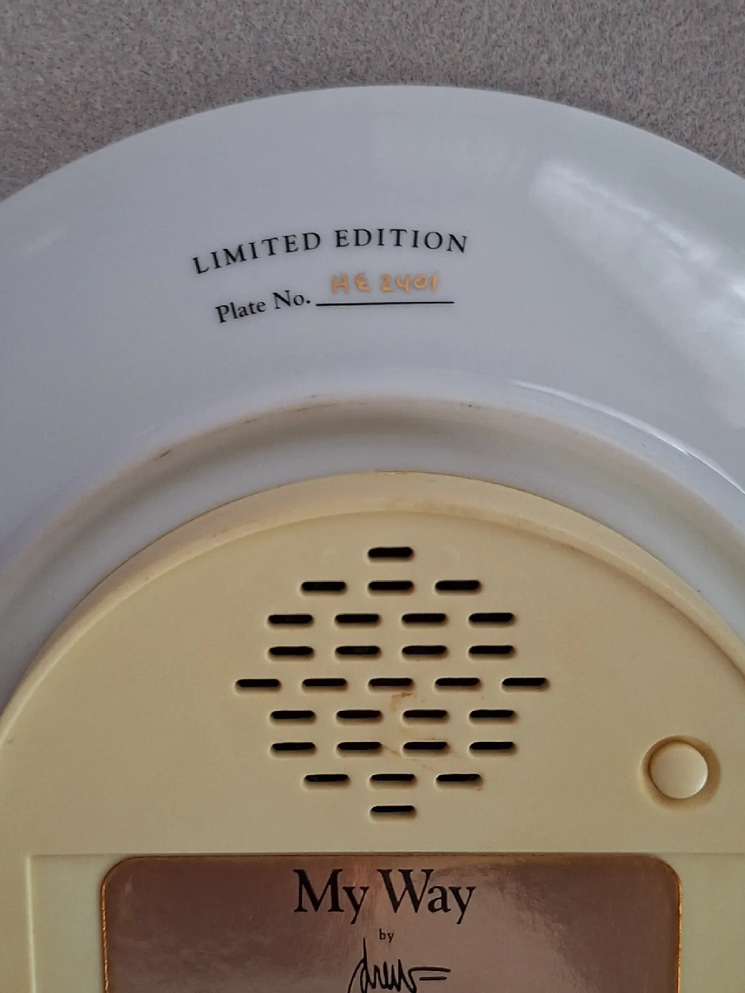 Frank Sinatra "My Way" Limited Edition Musical Plate image indicator(5)