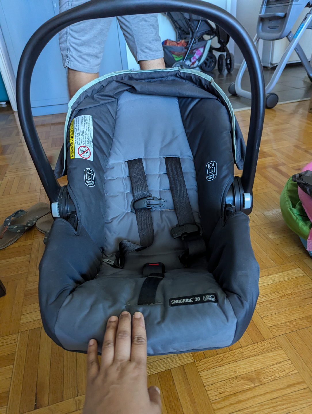 Graco SnugRide 30 Infant Car Seat with base