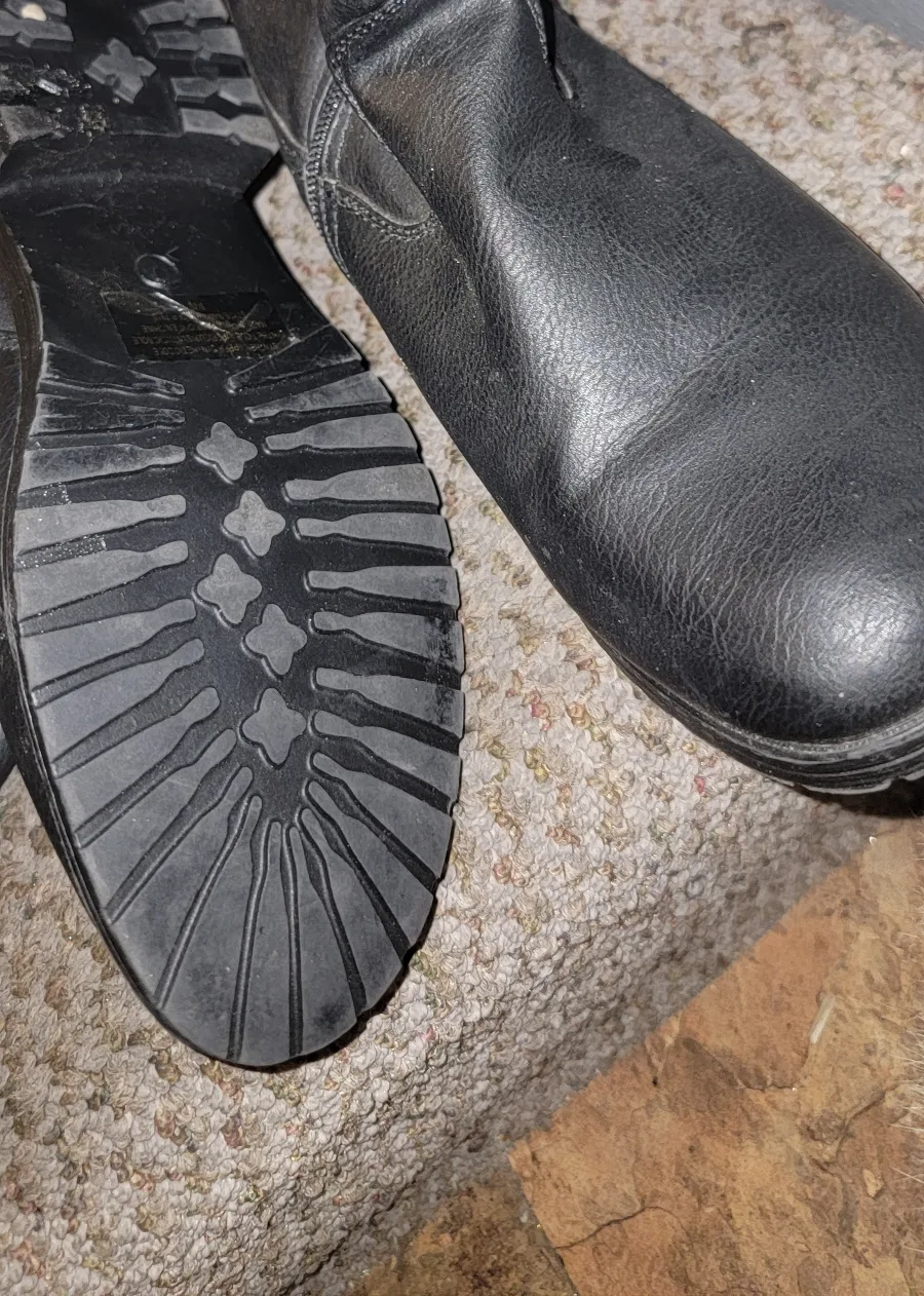 Black Knee-High Boots - Size 7 image indicator(2)