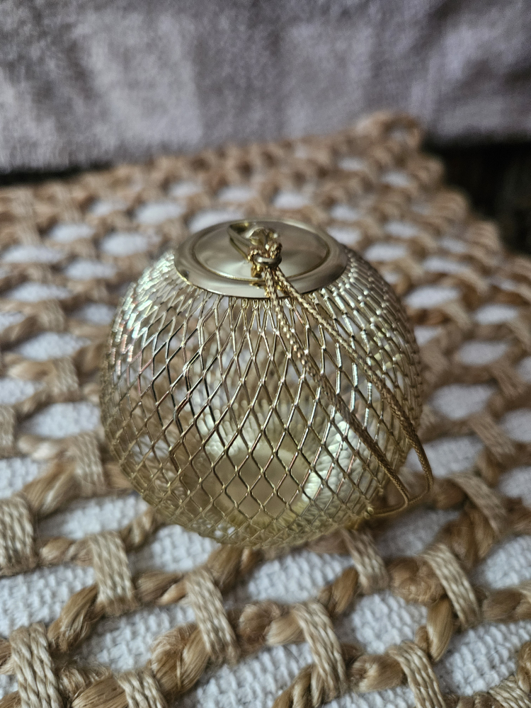 New Gold Tone  6- pcs.Ball Christmas  TreeMesh  Ornament. - photo 3