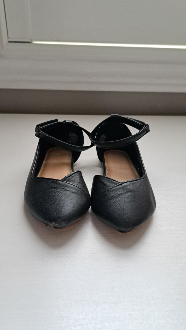 Old Navy Girls' Black Ankle Strap Flats - Size 9