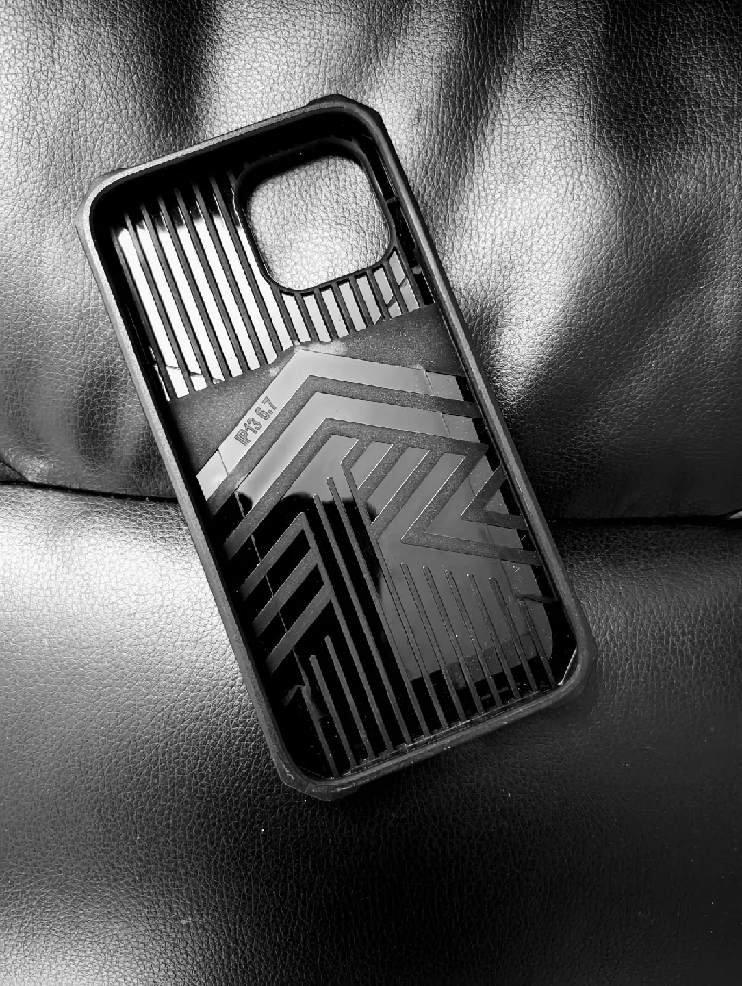 iPhone 13 6.7/13 Pro Black Phone Case🥕 image indicator(2)