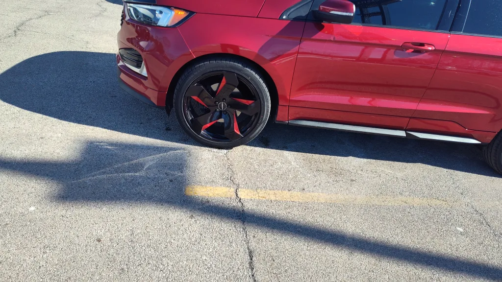 Set of Wheels - Black Rims image indicator(2)