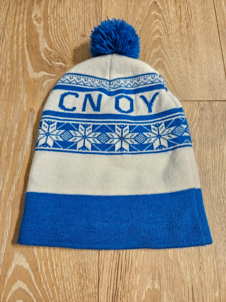 🥕 Blue & White Knit Toque with Pom-Pom thumbnail