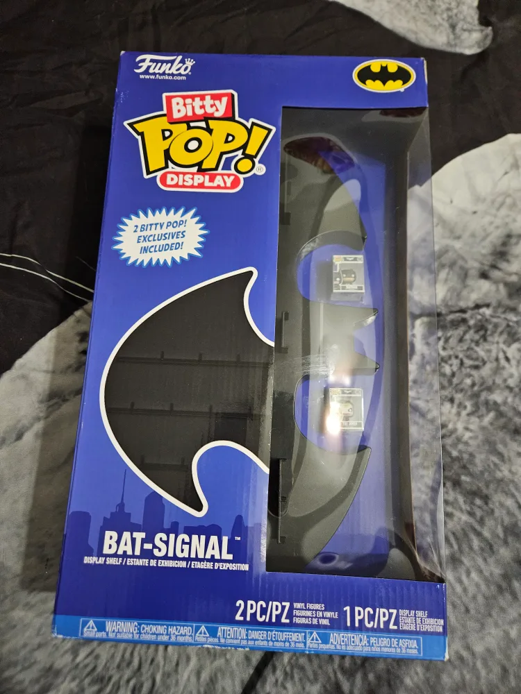 Funko Bitty Pop! Display Bat-Signal & SwimWays Air Boat Batman image indicator(2)