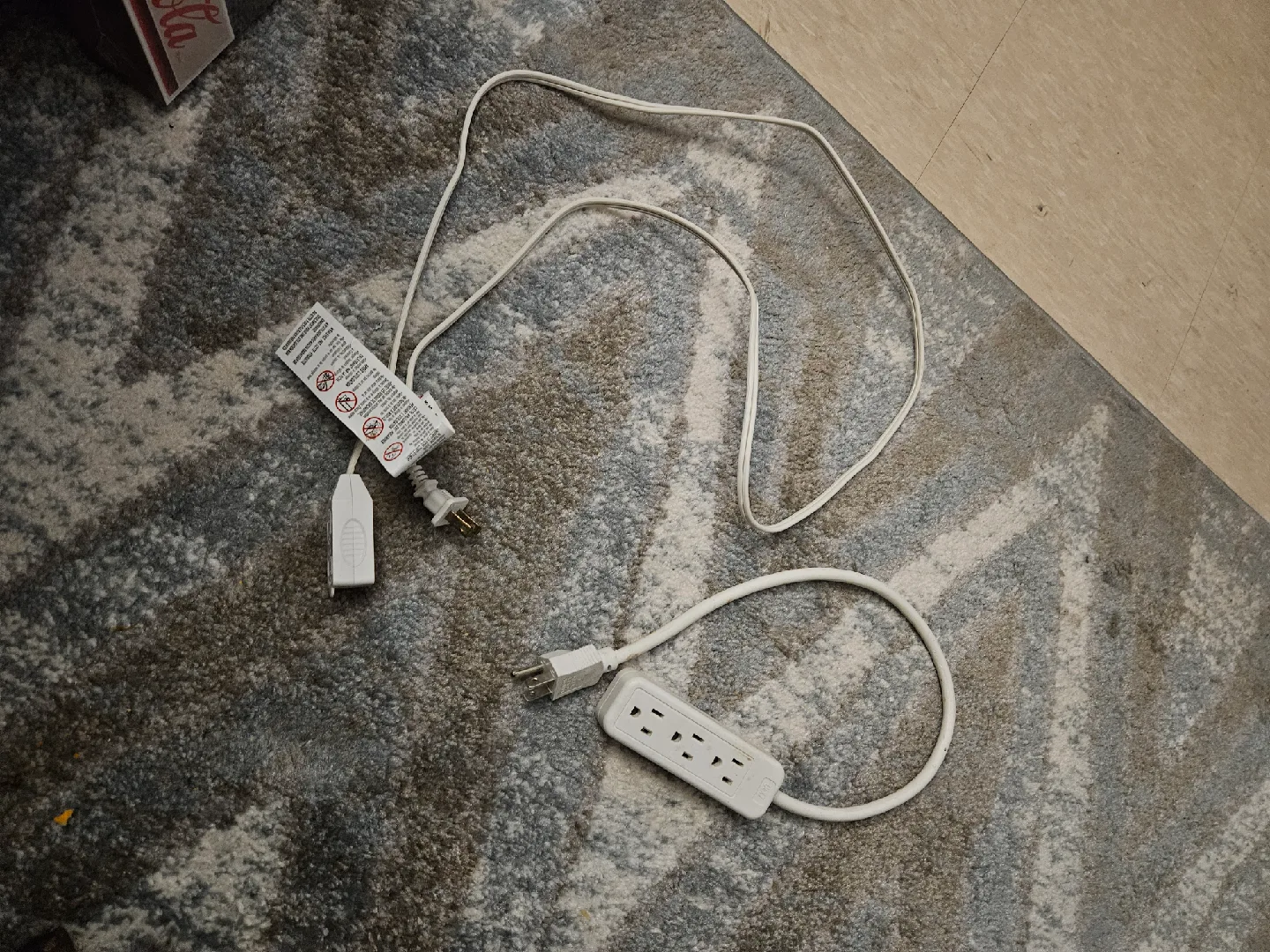 2 White extension cords 🤎 thumbnail