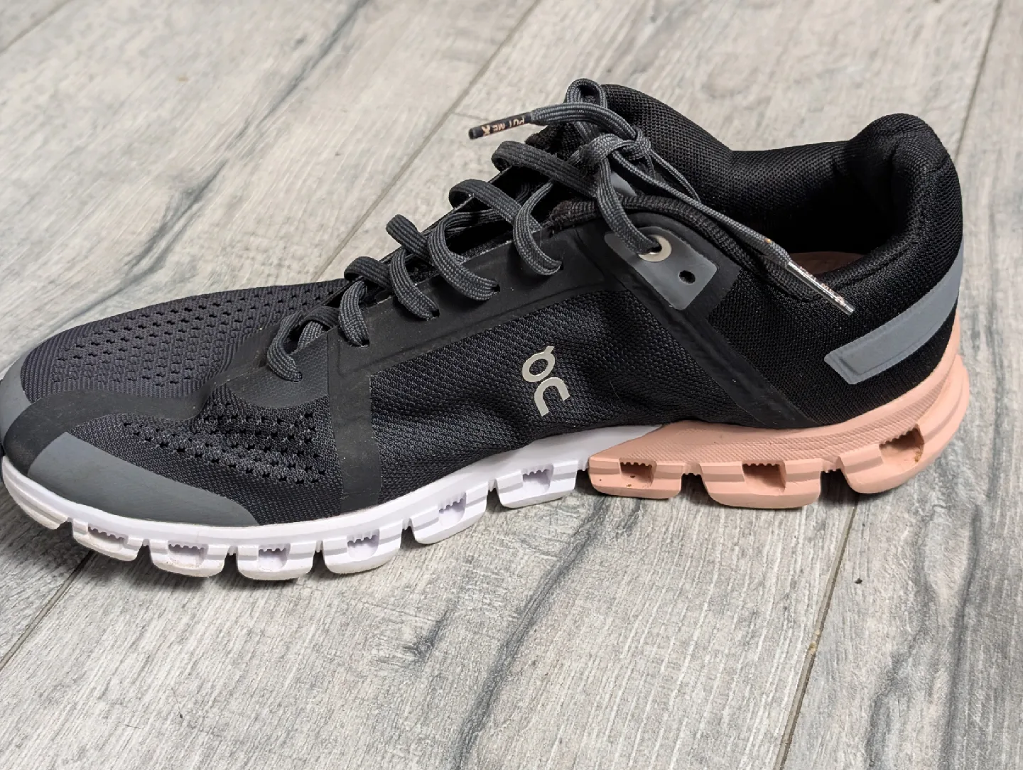 ON Cloud shoes - Cloudflow for women image indicator(7)