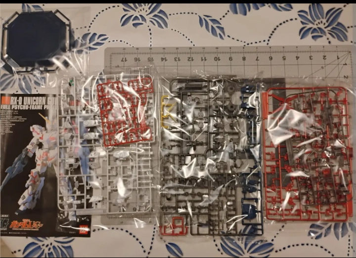 HG 1/144 Limited Edition HGUC RX-0 Unicorn Gundam Gunpla Kit - photo 2