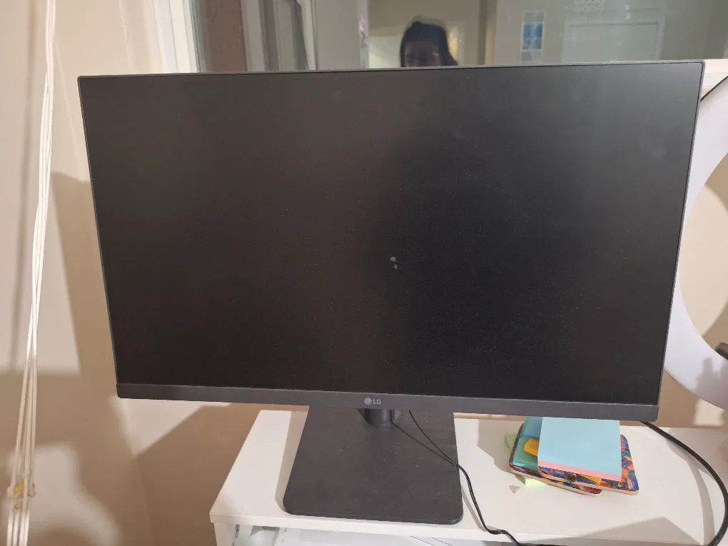 LG  24 inch Full HD Monitor thumbnail