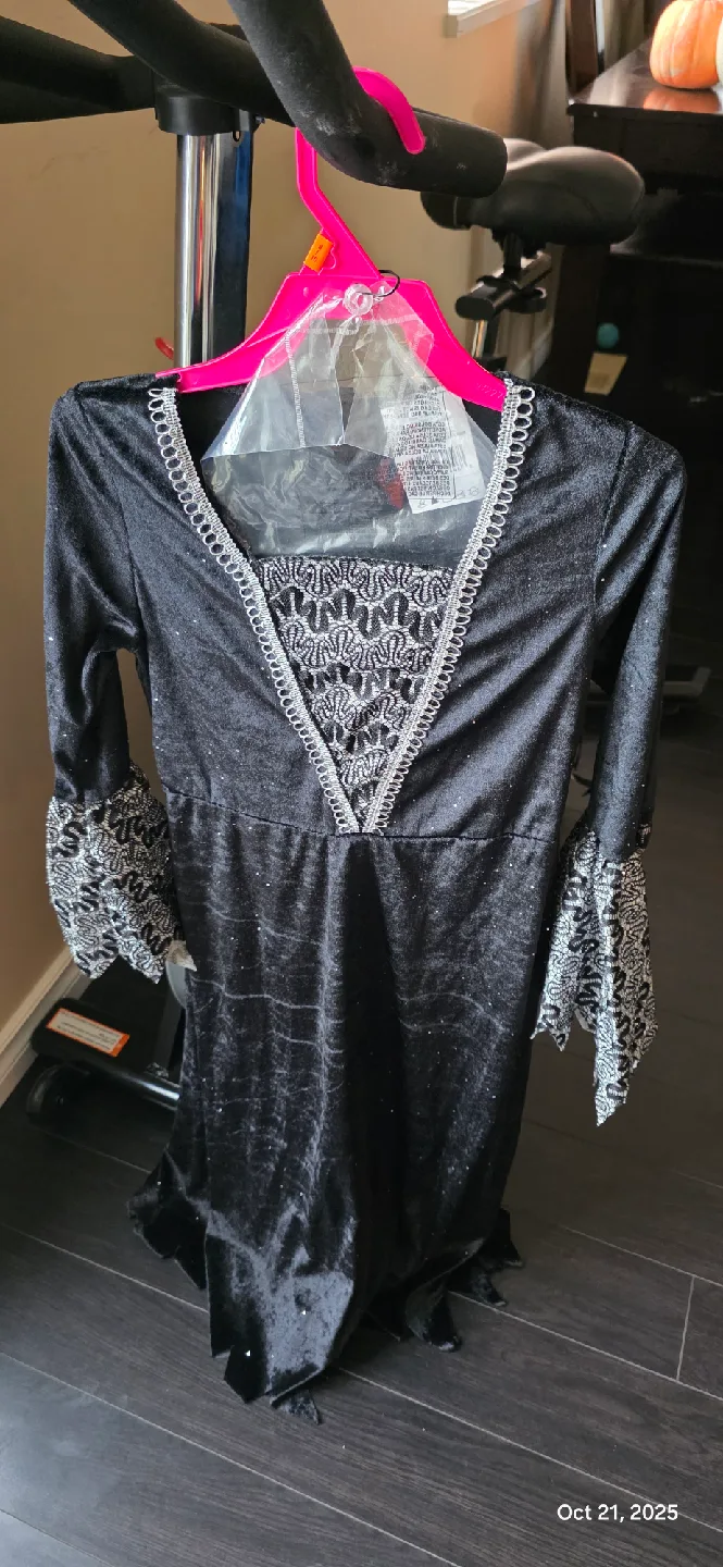 Elegant Witch Costume - Girl's Medium (8-10) image indicator(3)