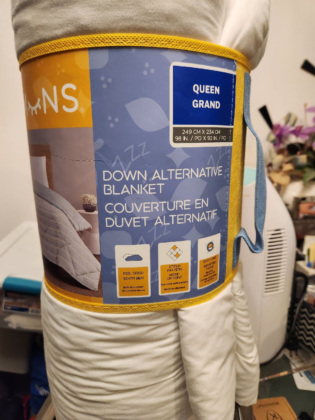 MNS Queen Grand Down Alternative Blanket
