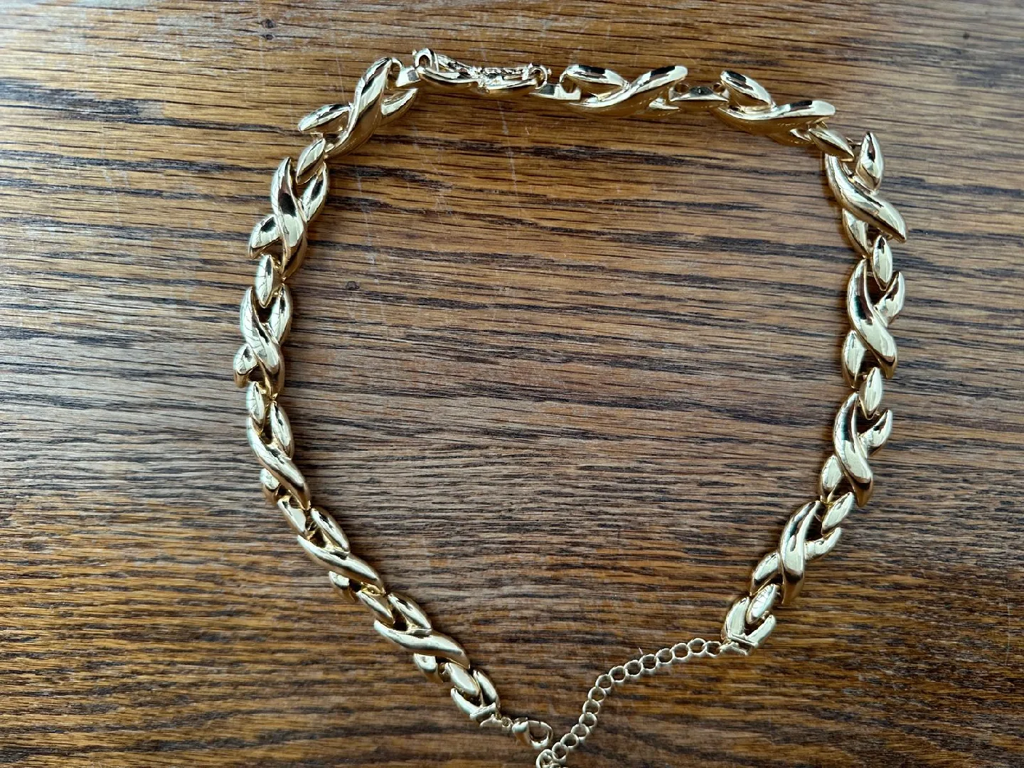 Gold Tone necklace thumbnail