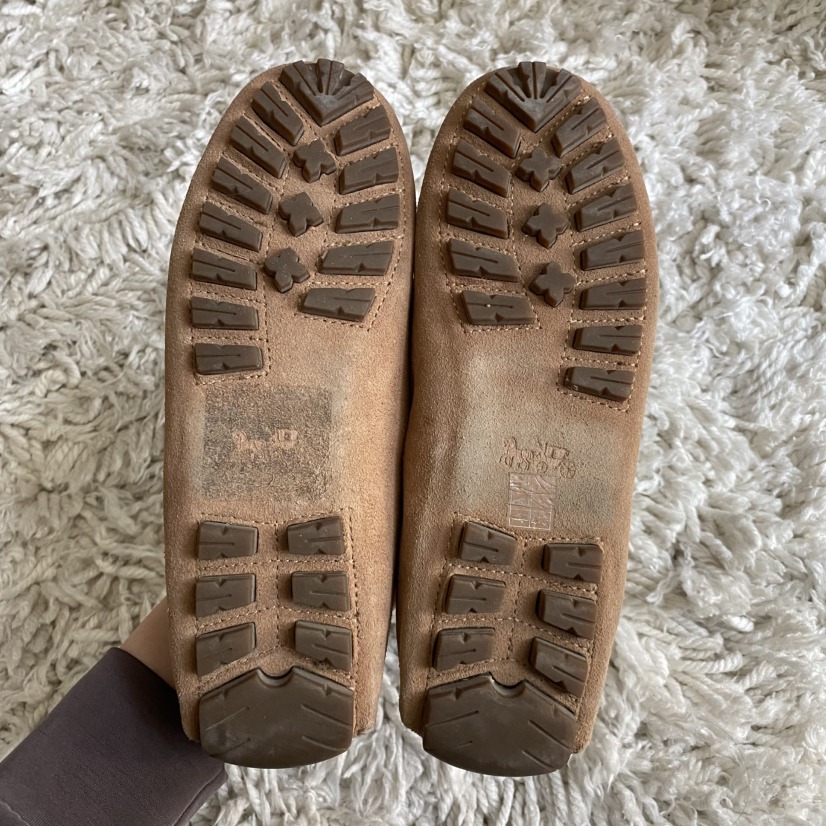 Coach Women’s Amber Tan Suede Leather Loafers Size 6B - photo 2