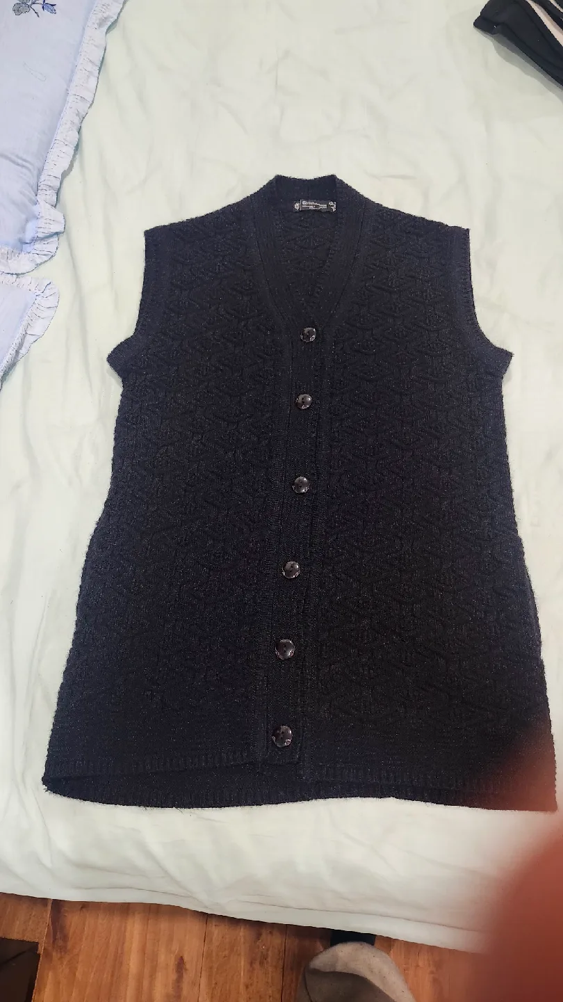 Female Black Knit sweater sleeveless thumbnail