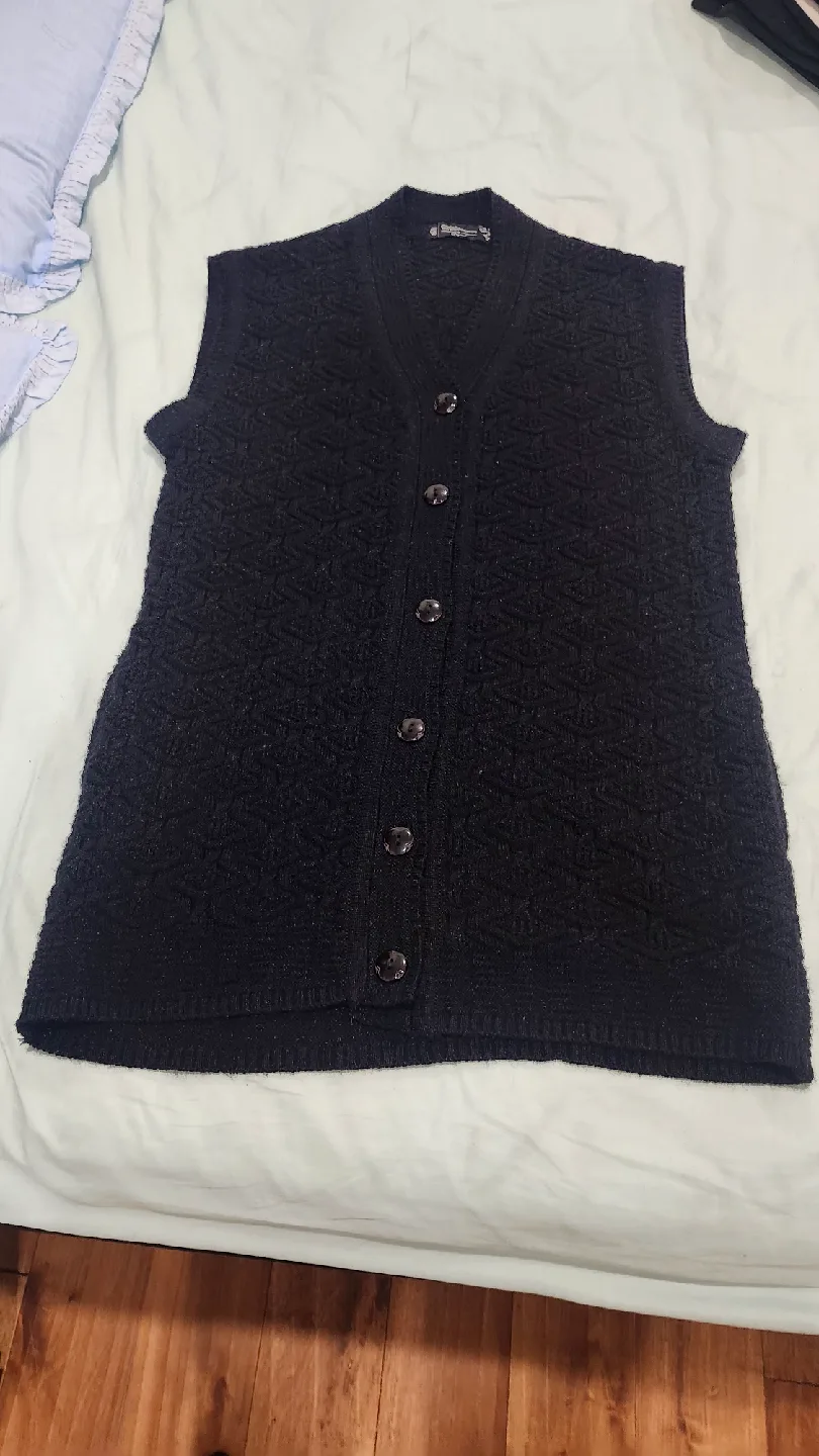 Female Black Knit sweater sleeveless image indicator(4)