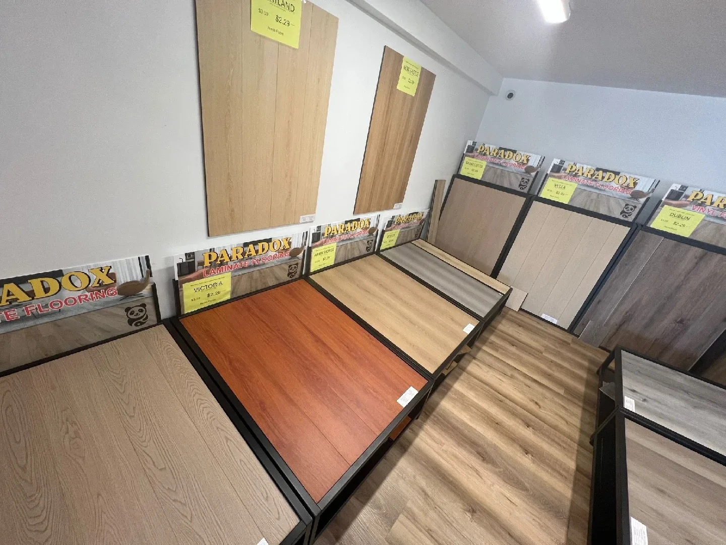 Luxury Laminate flooring 12mm waterproof 72hrs.