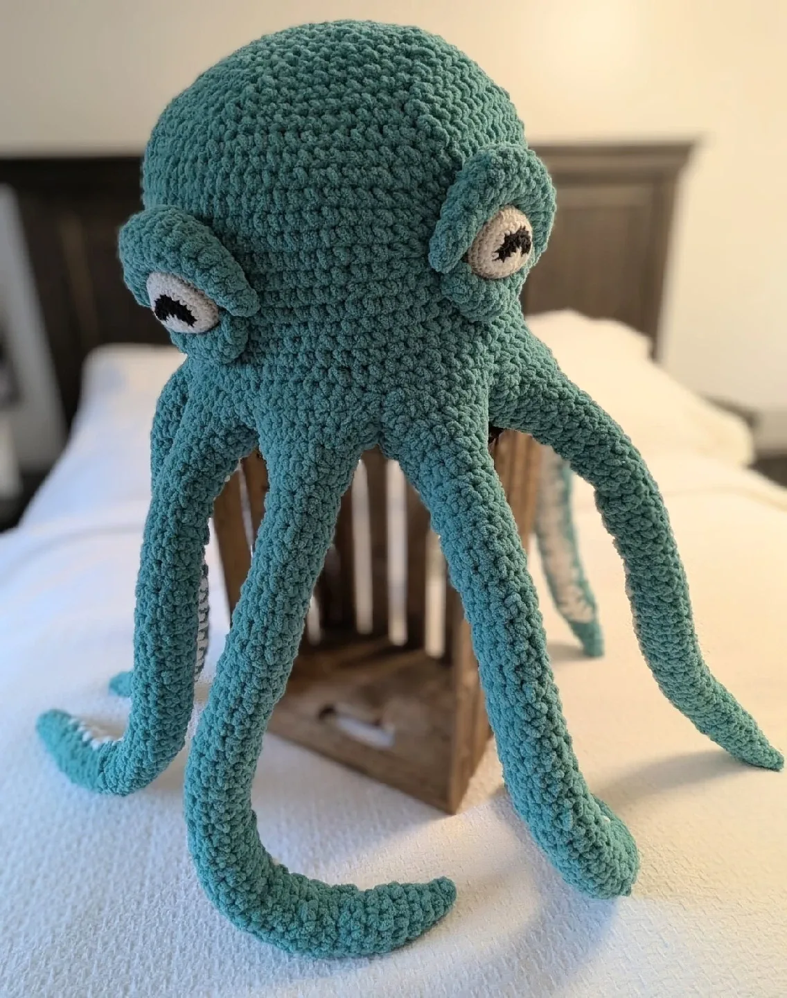 New Giant Crocheted Octopus Pillow image indicator(5)