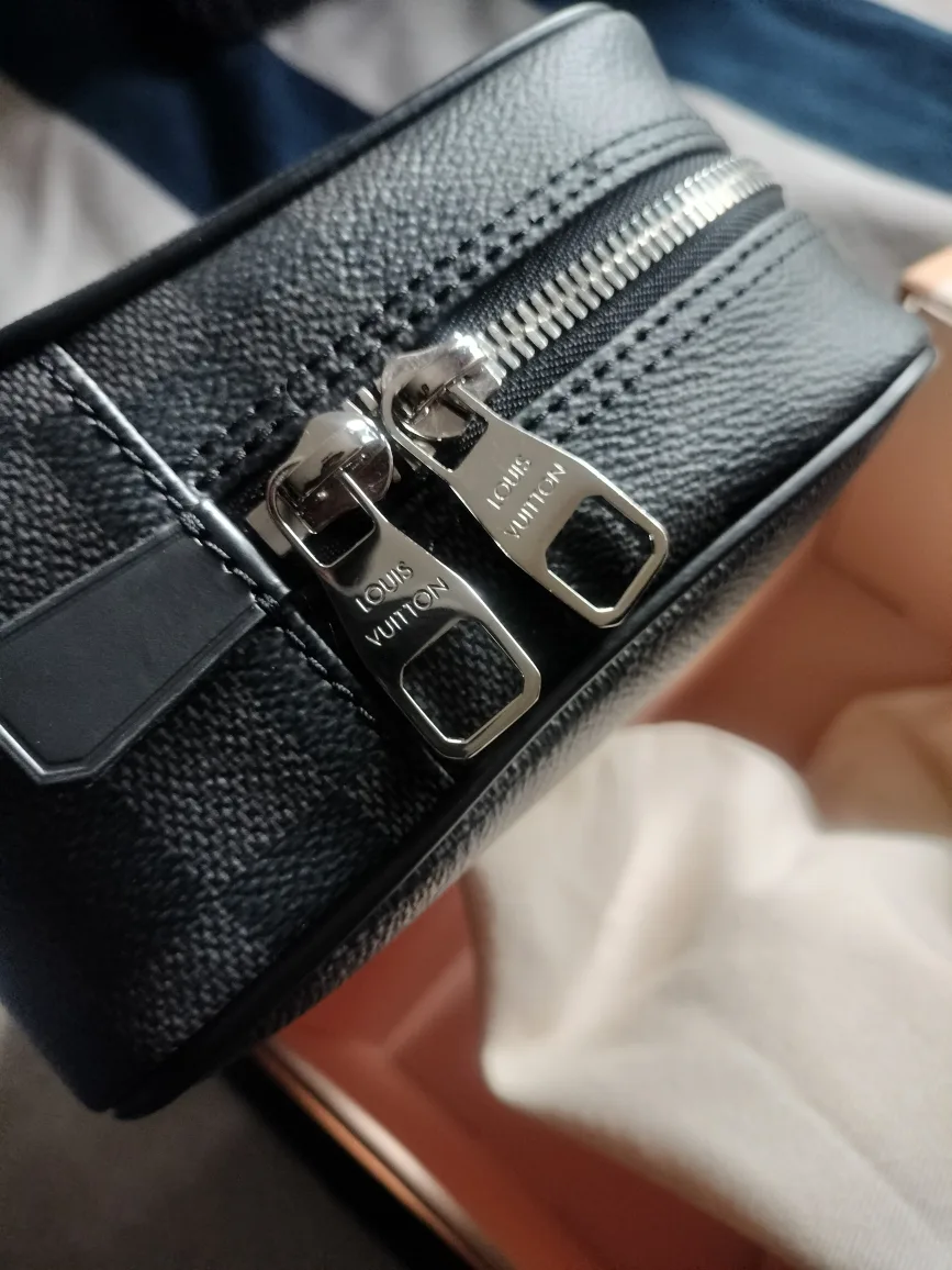 Louis Vuitton Damier Cobalt Bag image indicator(6)