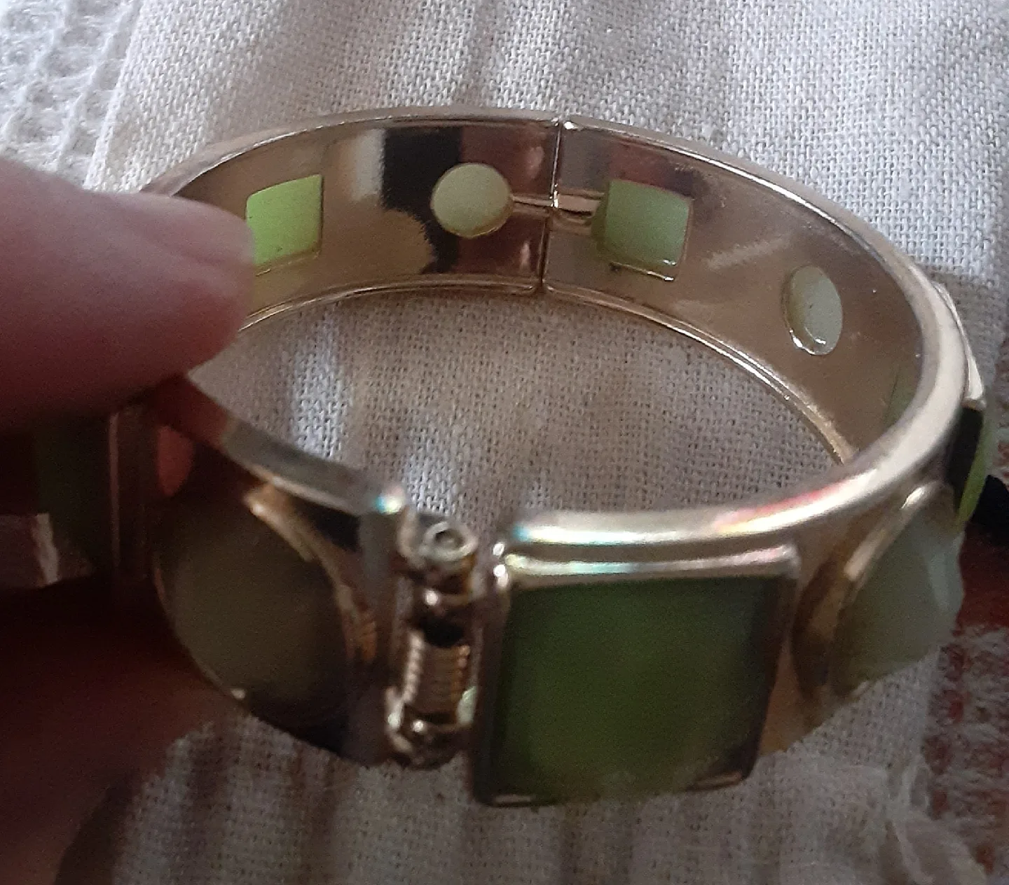 Green & Gold Tone Bangle Bracelet image indicator(2)