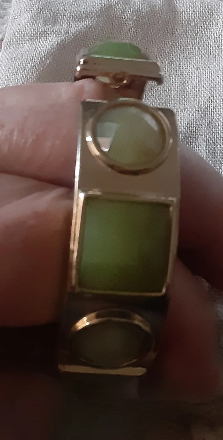 Green & Gold Tone Bangle Bracelet image indicator(3)