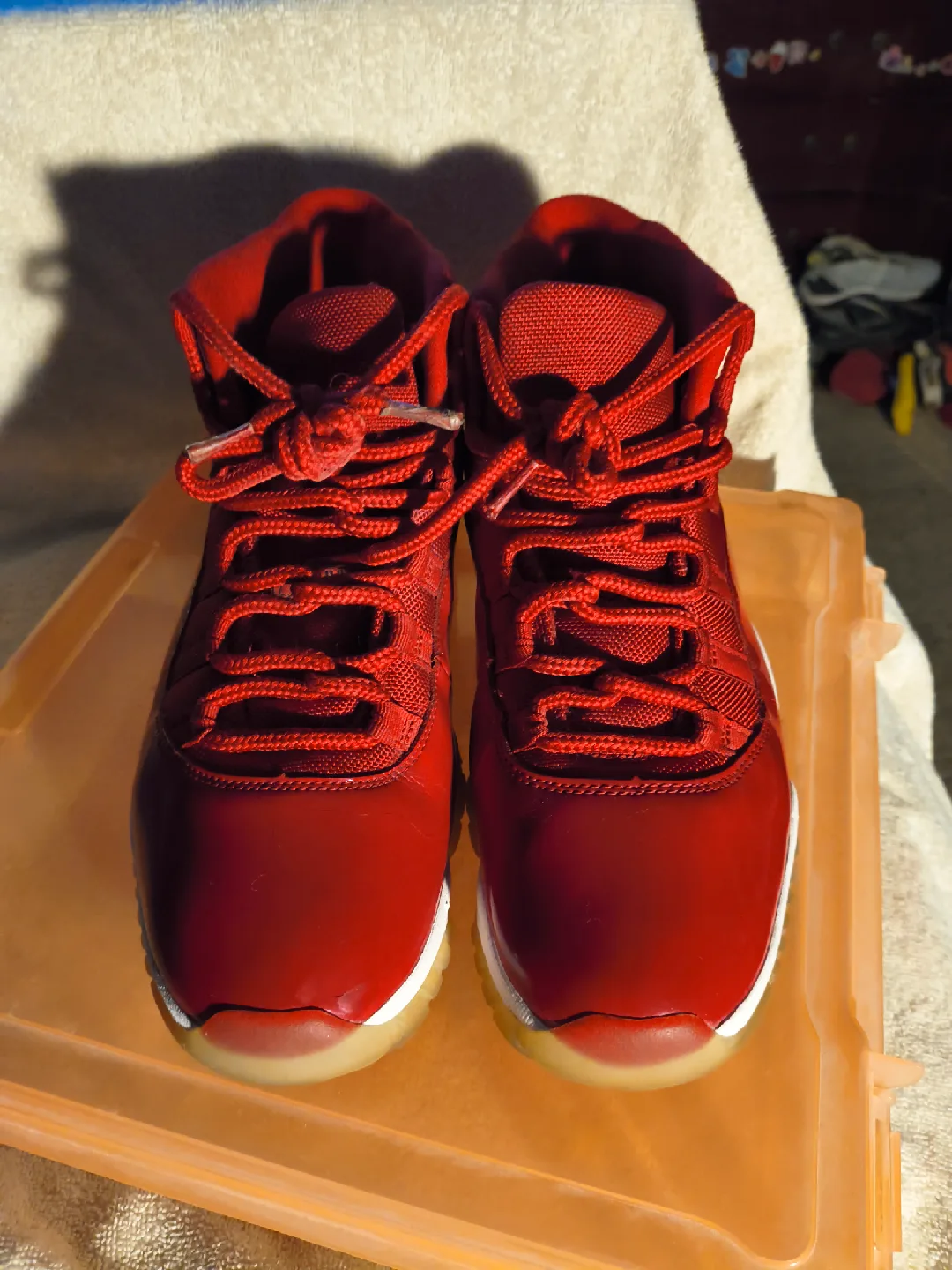 Air Jordan 11 Retro Win Like '96 Red image indicator(4)