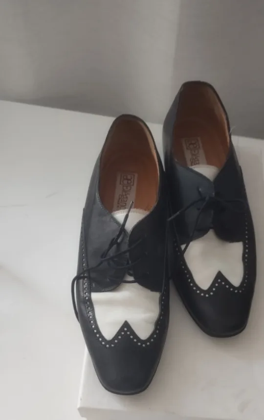 Élégance Black & White Leather Shoes image indicator(3)