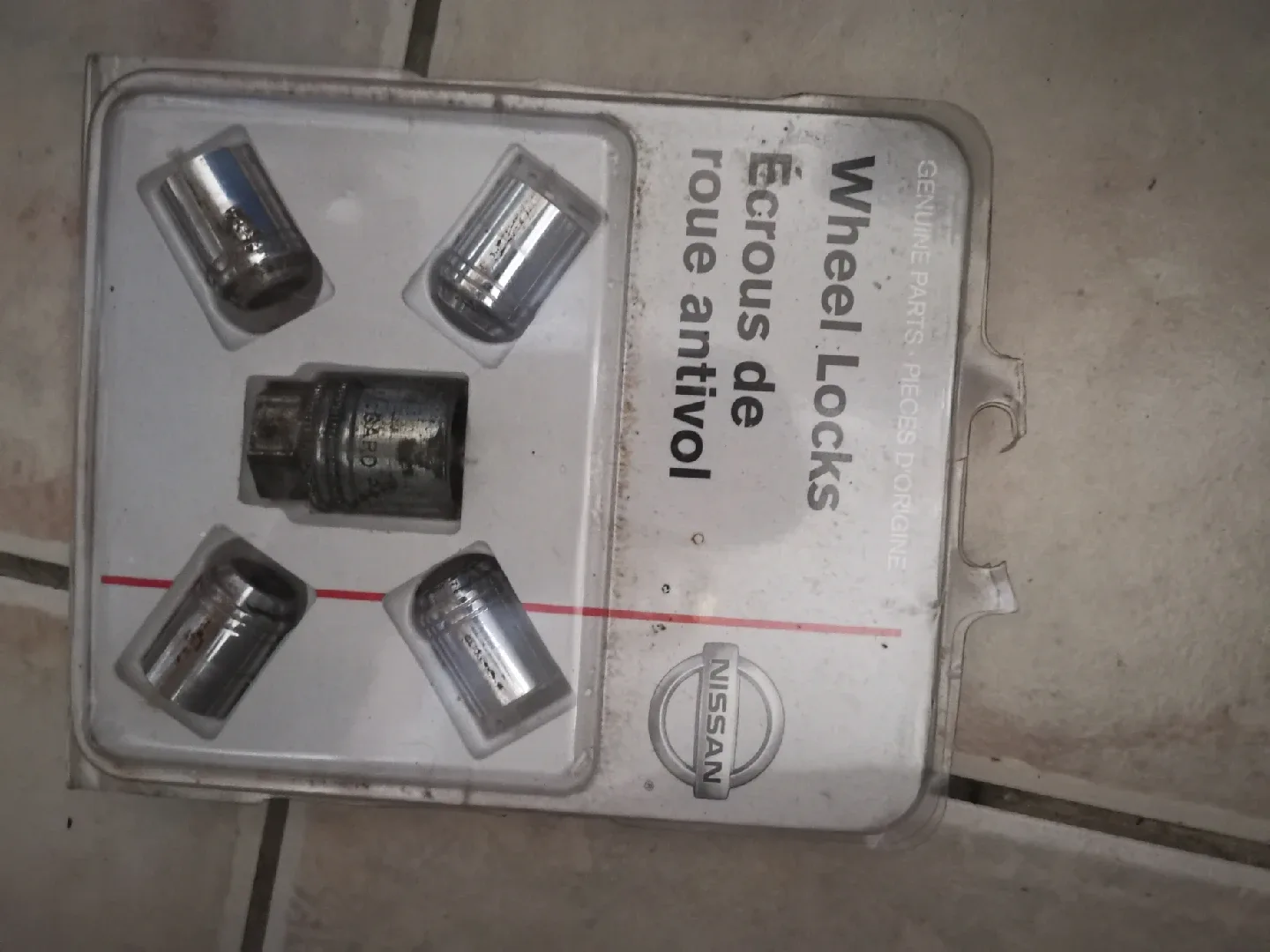 Nissan Wheel Lock Set image indicator(2)