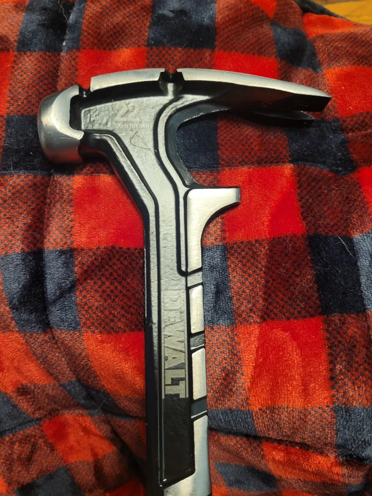 DeWalt 22oz Hammer & Benchmark Hammer image indicator(2)