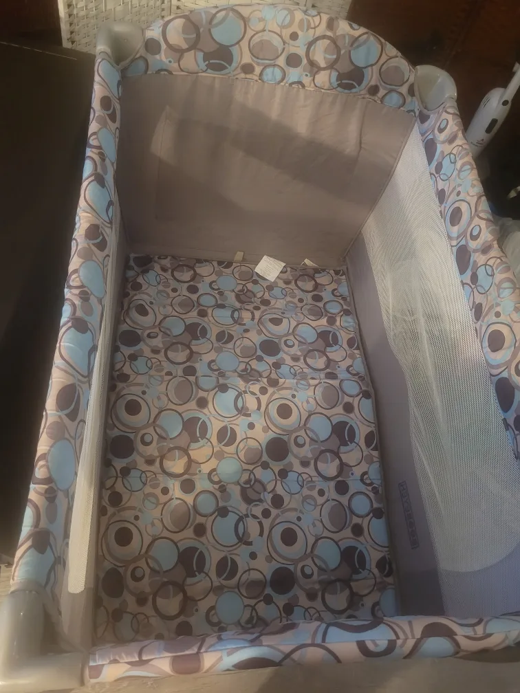 Foldable Crib/Playpen image indicator(2)