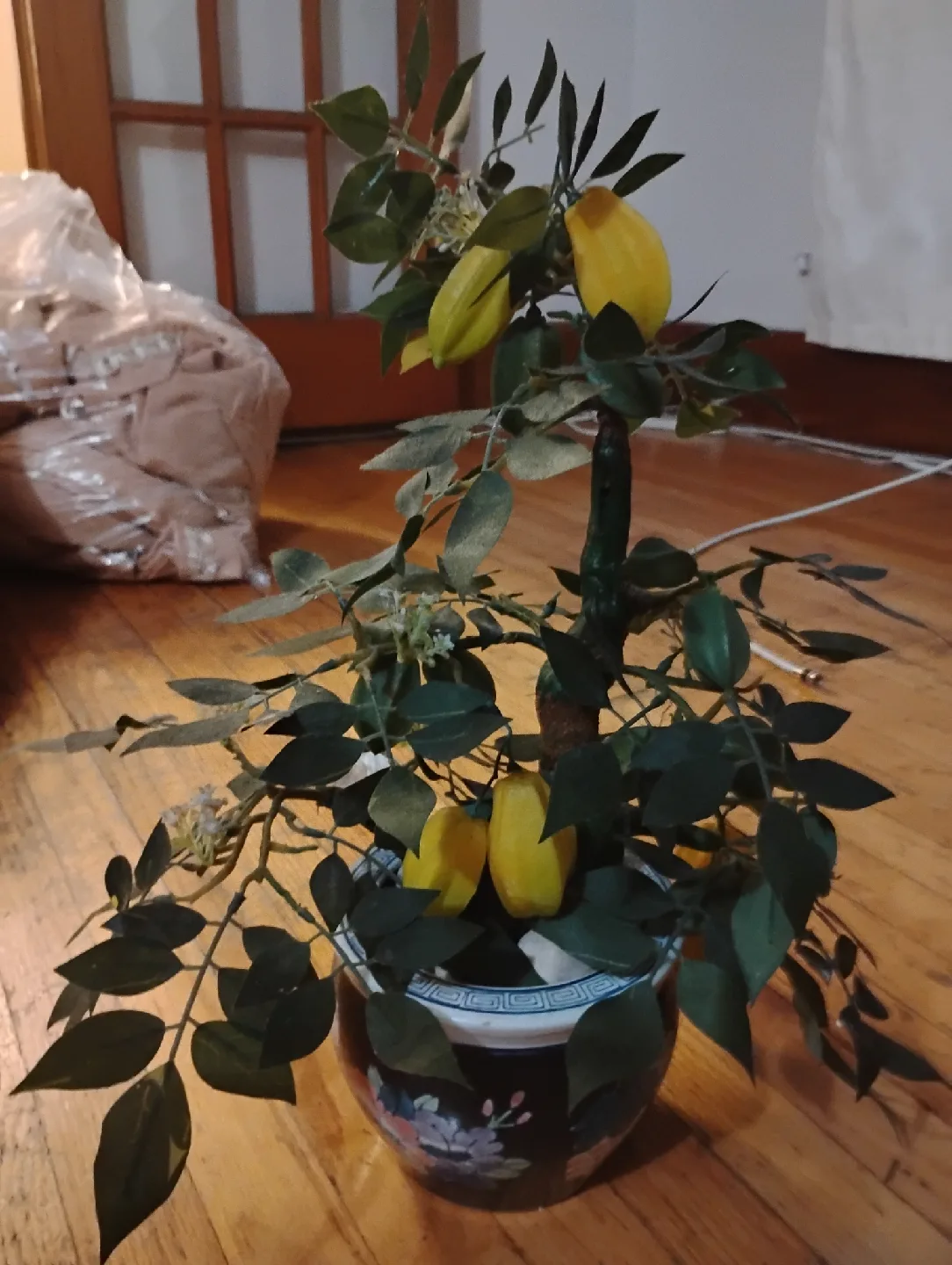 Artificial Lemon Tree in Decorative Pot image indicator(2)