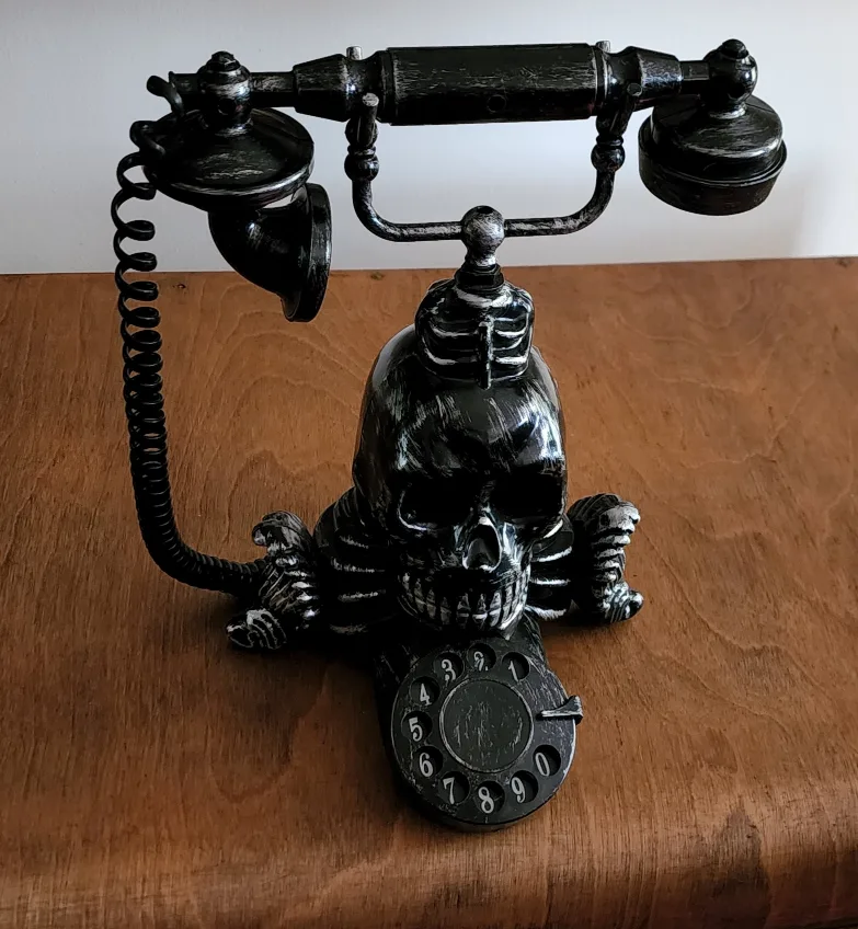 Halloween Skull Telephone Prop Decoration image indicator(3)