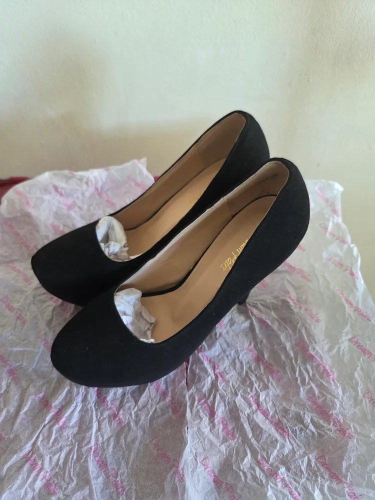 Dream Pairs Black Heels, Size 9 thumbnail