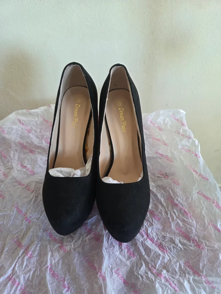 Dream Pairs Black Heels, Size 9 image indicator(2)
