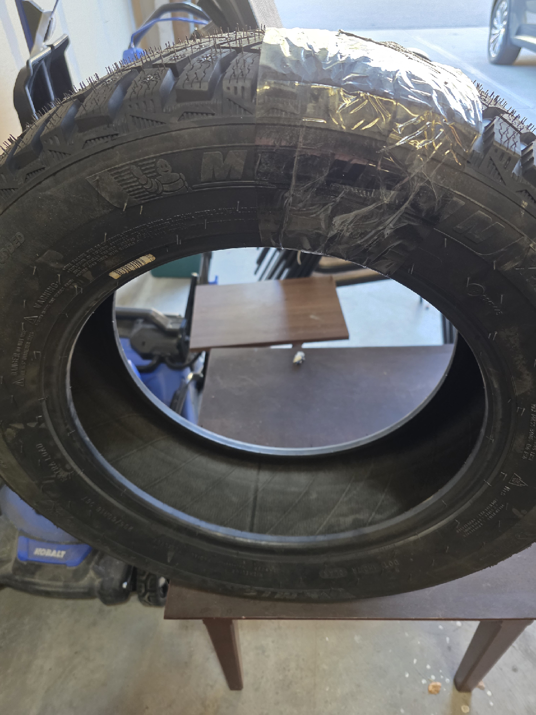 Michelin 205/60R16 Winter Tire - photo 2